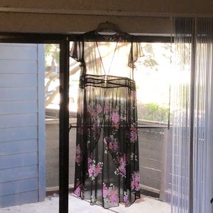 Arizona jean co, XL, black wrap/kimono, with purple, pink, and green florals.